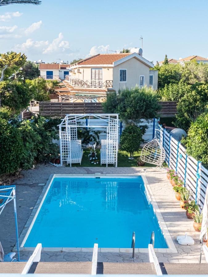 Greek Island Style 2 Bedroom Villa With Pool Next To The Sea Larnaca Exteriér fotografie