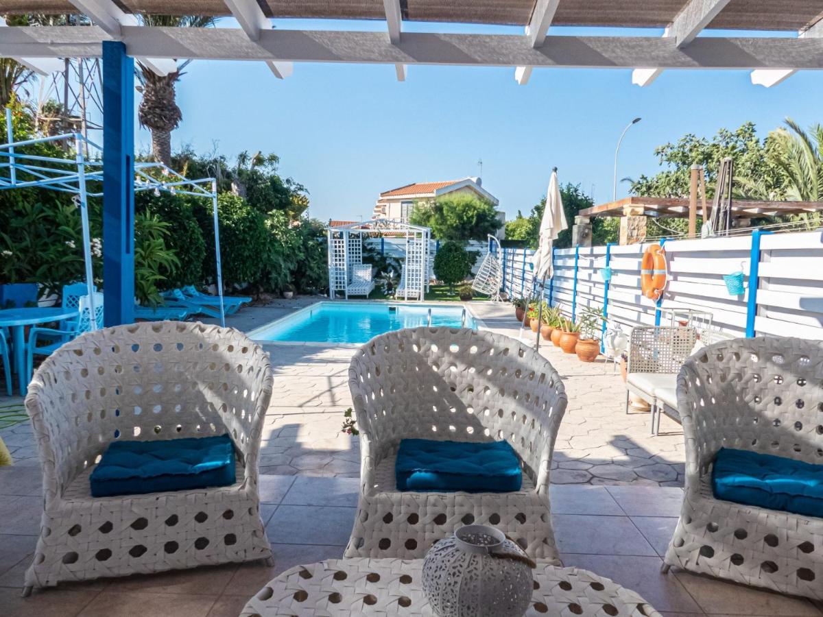 Greek Island Style 2 Bedroom Villa With Pool Next To The Sea Larnaca Exteriér fotografie