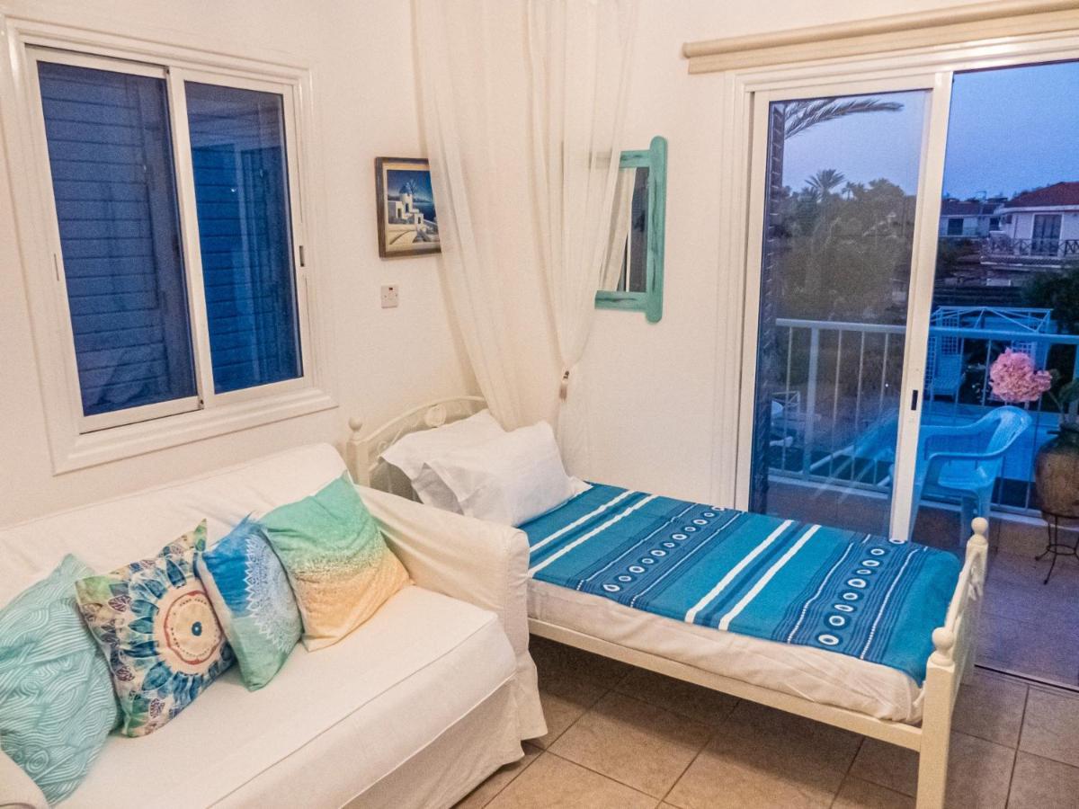 Greek Island Style 2 Bedroom Villa With Pool Next To The Sea Larnaca Exteriér fotografie